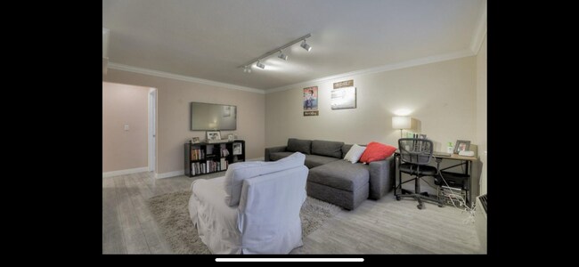 Building Photo - 185 Union Ave