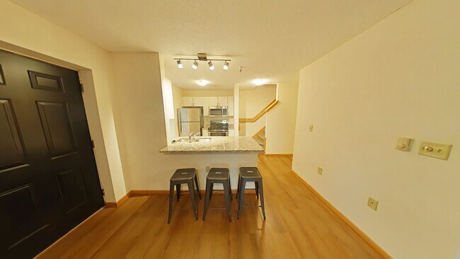 Building Photo - 4 Bedroom, 2 Bathroom