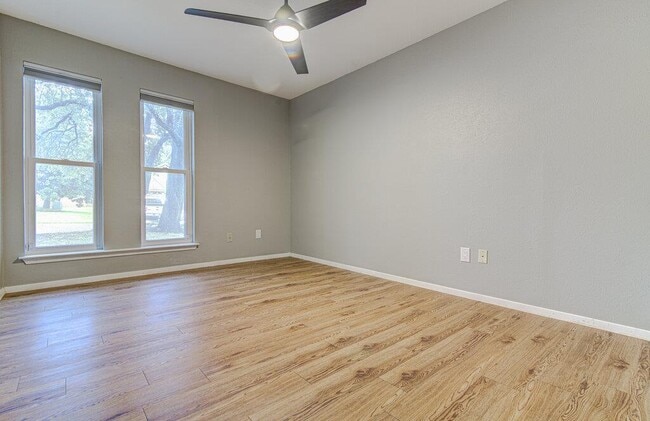 Building Photo - 11803 Hyacinth Dr