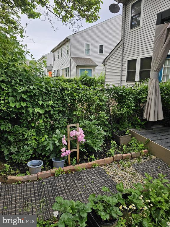 Building Photo - 1400 N Bouvier St