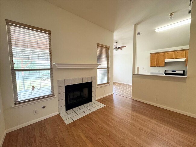 Building Photo - 110 Meadowside Dr