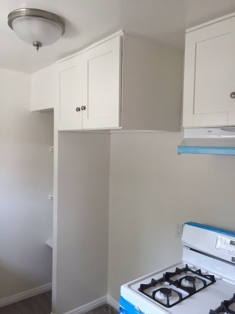 Building Photo - 2512 N Buena Vista St