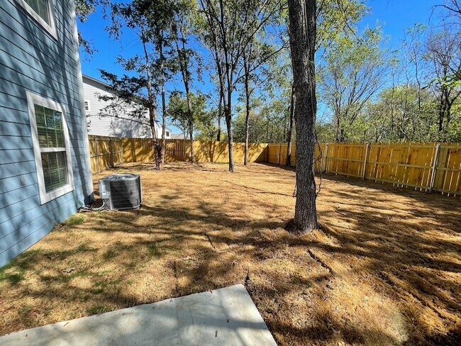 Building Photo - 2622 S Fannin Ave