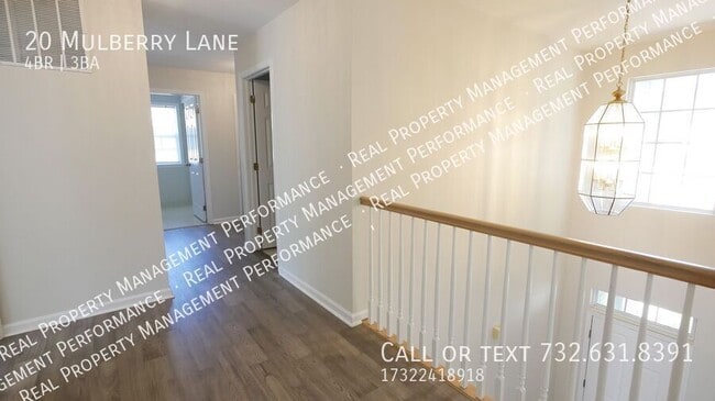 Building Photo - 20 Mulberry Ln