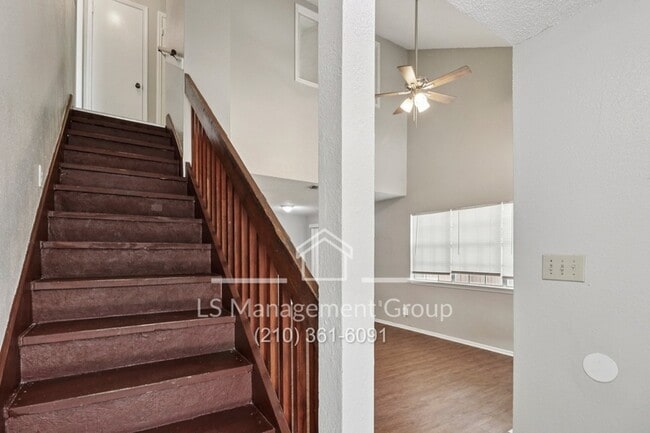 Building Photo - 6720 Windsor Hollow Dr