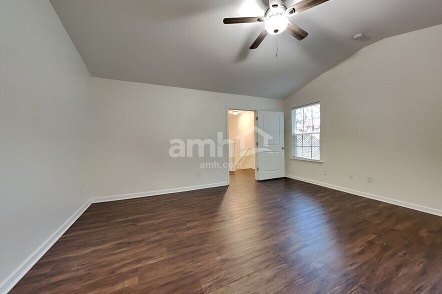 Building Photo - 37 Sand Live Oak Dr