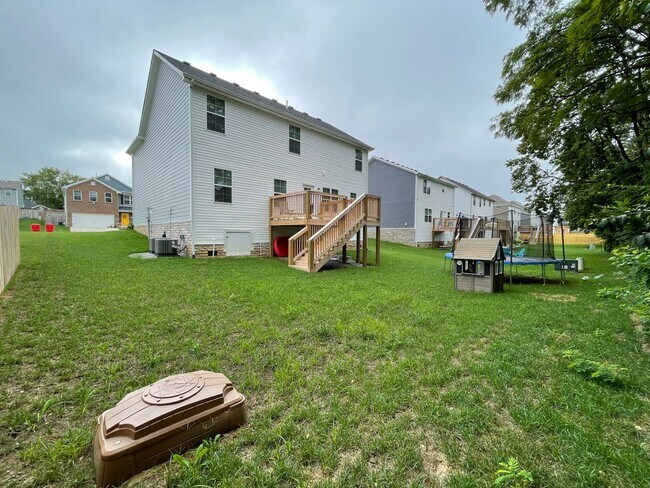 Building Photo - Beautiful 4 BR House in Nicholasville! All...