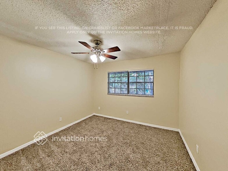 Building Photo - 216 Thistlewood Cir