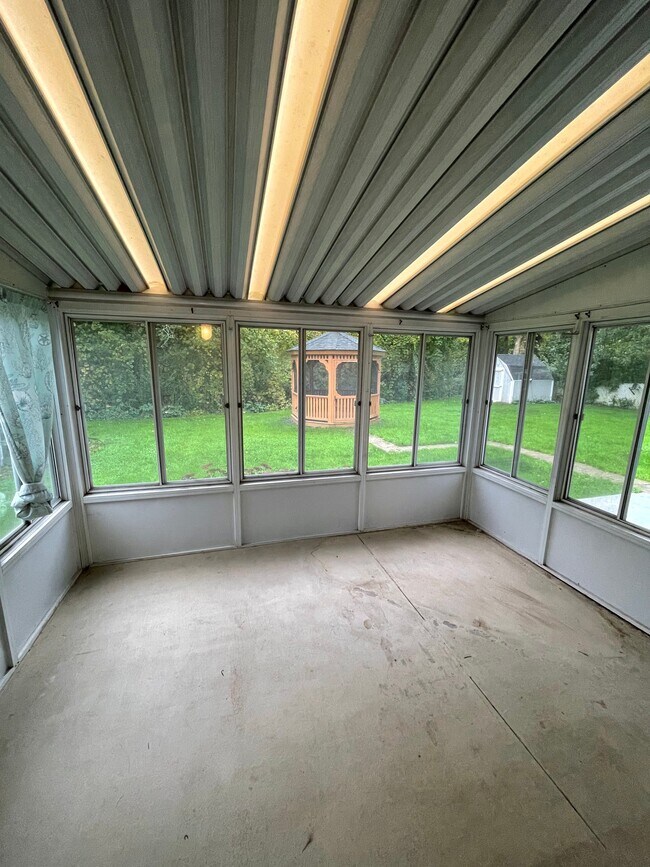 Building Photo - 76 Marble Dr