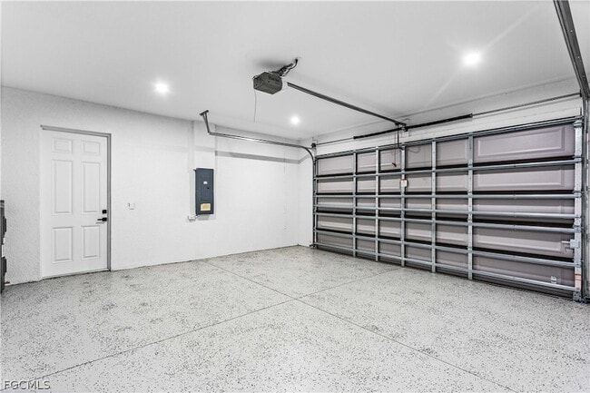 Building Photo - 3318 NE 13th Pl