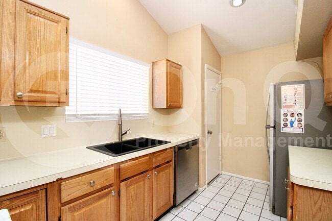 Building Photo - 509 E Kristal Way
