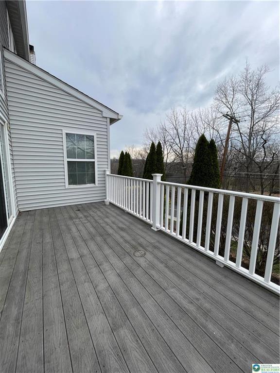 Building Photo - 351 Hawthorn Ln