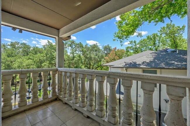 Building Photo - 2307 Alta Vista Ave