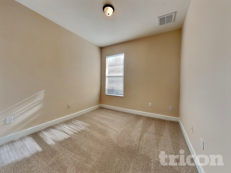 Building Photo - 922 Larwood Pine Dr