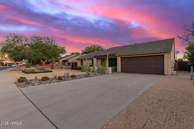 Building Photo - 6501 E Sandra Terrace