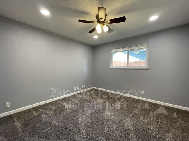 Building Photo - 1 Carson St