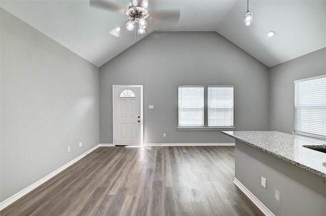 Building Photo - 8695 Sassafras