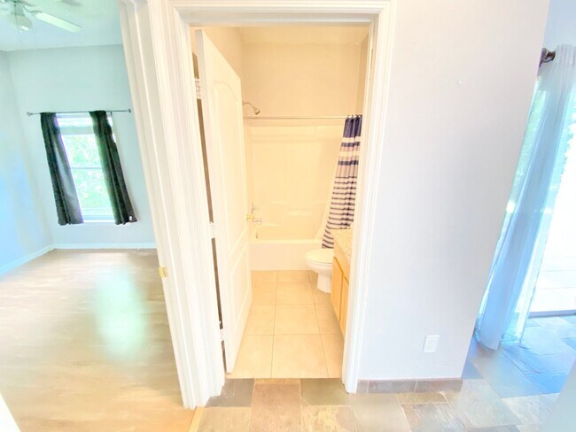 Building Photo - Stunning Lake View Home in Waterside Estate!