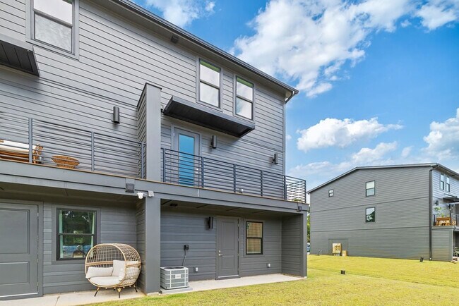 Building Photo - 125 Blue Eden Lp