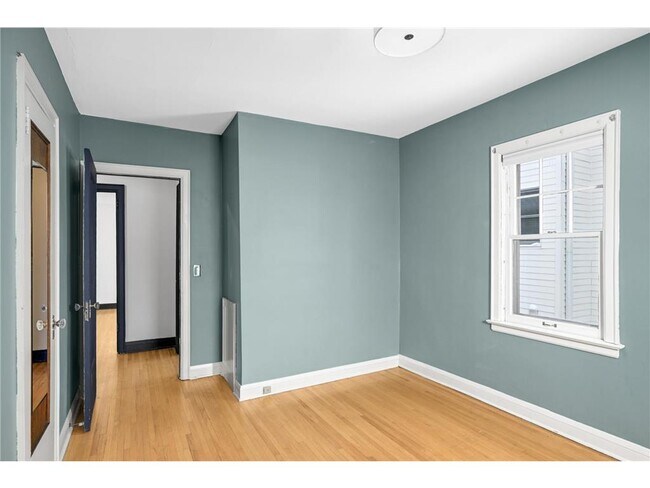 Building Photo - 4304 Beard Ave S