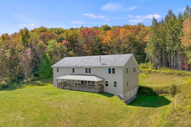 Building Photo - 1724 Calhoun Hill Rd