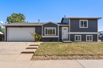 Building Photo - Sunrise Circle