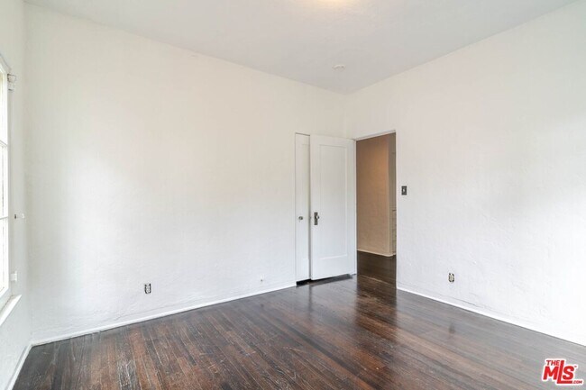 Building Photo - 1132 N Vista St