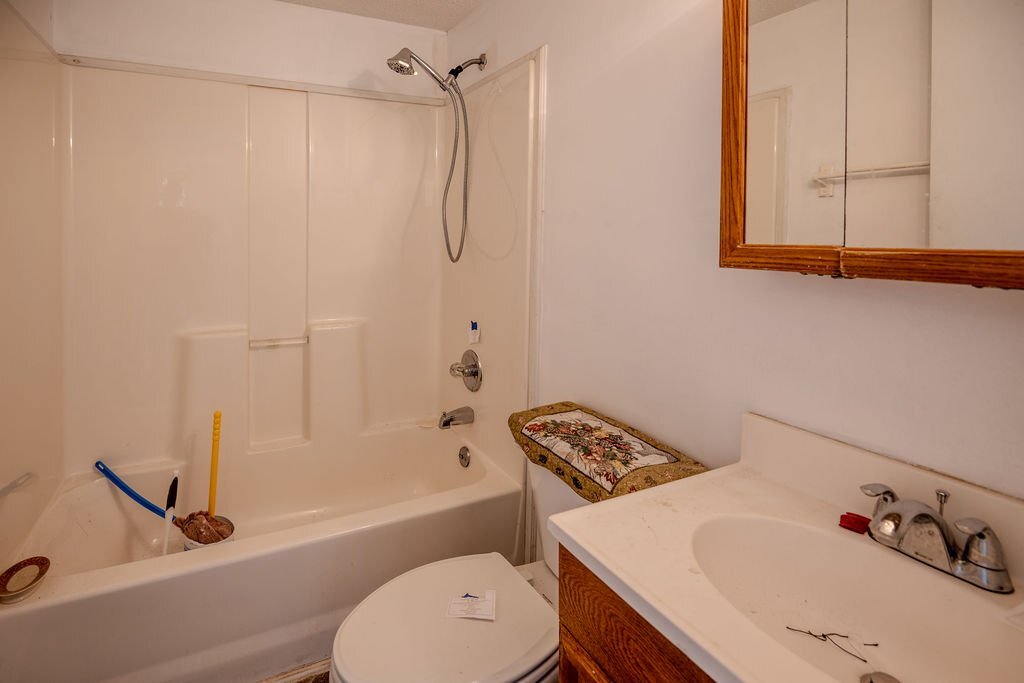 Building Photo - 806 Lakeland St