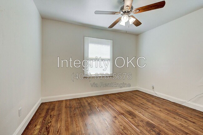 Building Photo - 2321 McCracken Dr