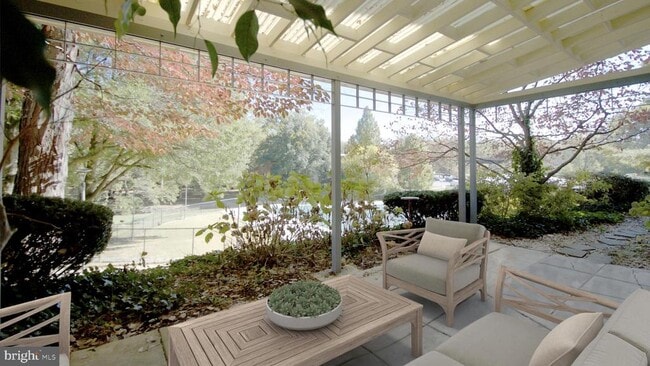Primary Photo - 10201 Grosvenor Pl