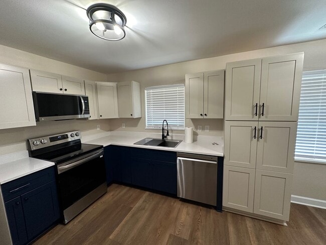 Building Photo - Renovated 3 Bed | 1 Bath House in Raleigh ...