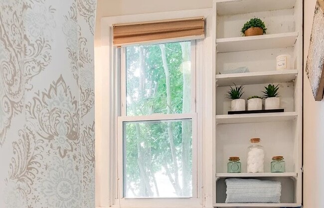 Building Photo - 8405 Brady Ave