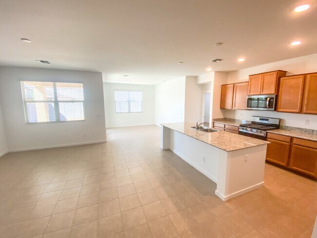 Building Photo - 6980 E Gamebird Way