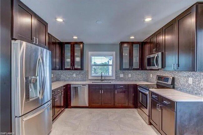 Building Photo - Country Living Pool Home! 3 bed 2 bath, pr...