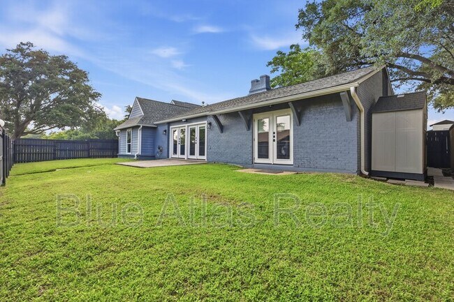 Building Photo - 15625 Terrace Lawn Cir