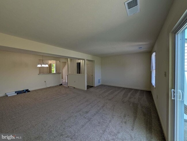 Building Photo - 105 Equestrian Dr