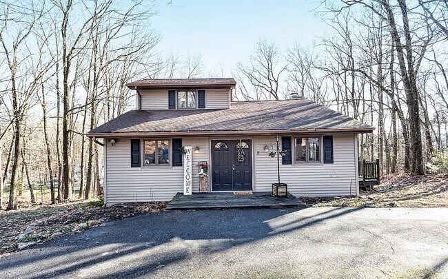 Building Photo - 291 Manor Ln E