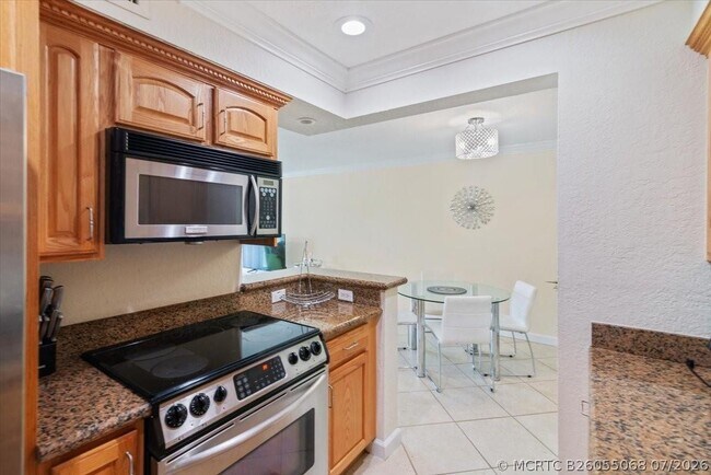 Building Photo - 1515 E Broward Blvd