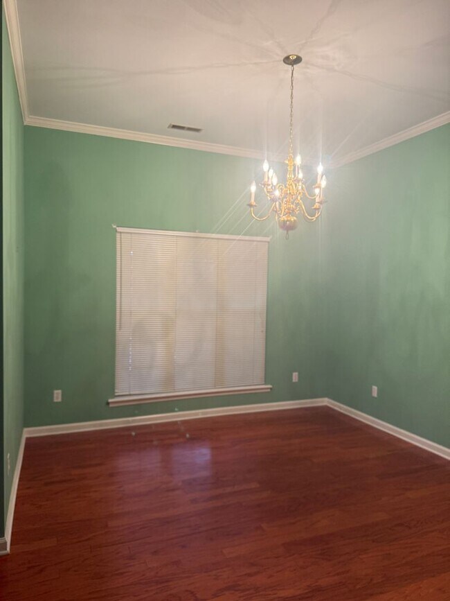 Building Photo - 3 Bedroom, 2 Bathroom - Florence, AL * Forest Hills Community *