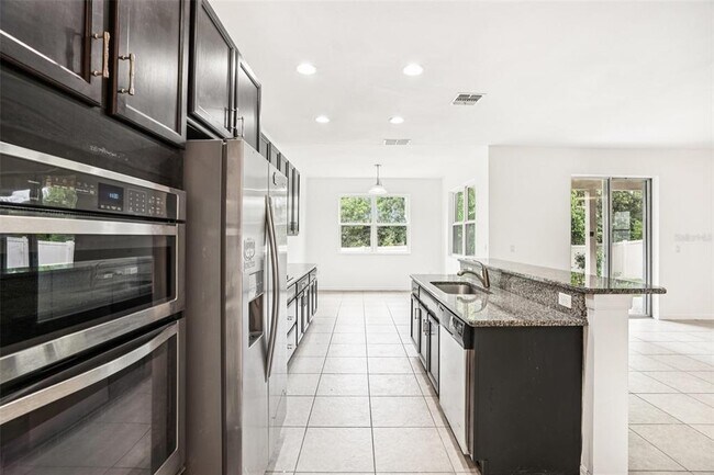 Building Photo - 1211 Canyon Oaks Dr