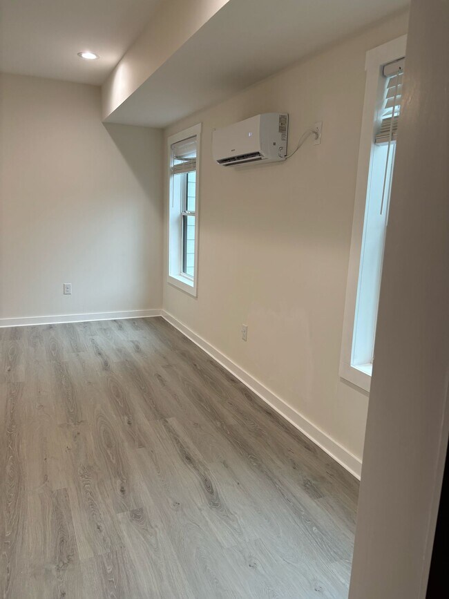 Building Photo - 200 Towne Overlook Dr