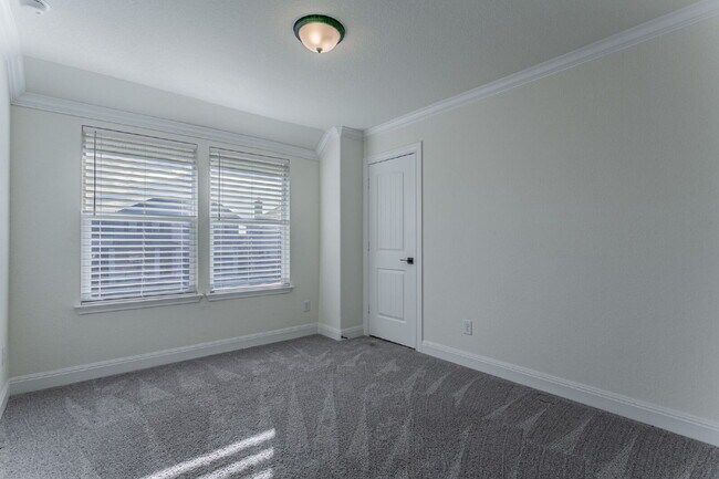 Building Photo - Bright & Beautiful 4 Bedroom two story home!