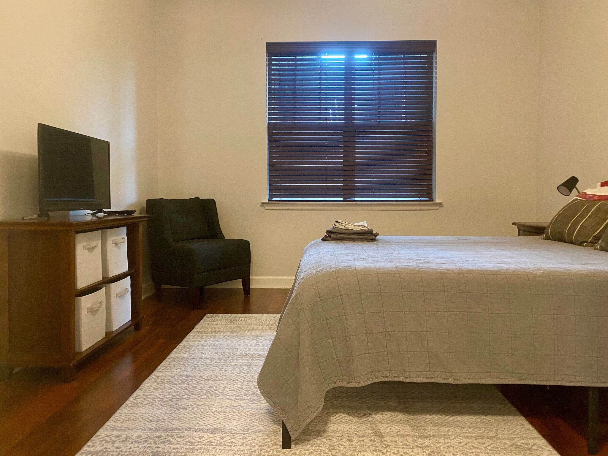 Building Photo - 2310 Elliott Ave