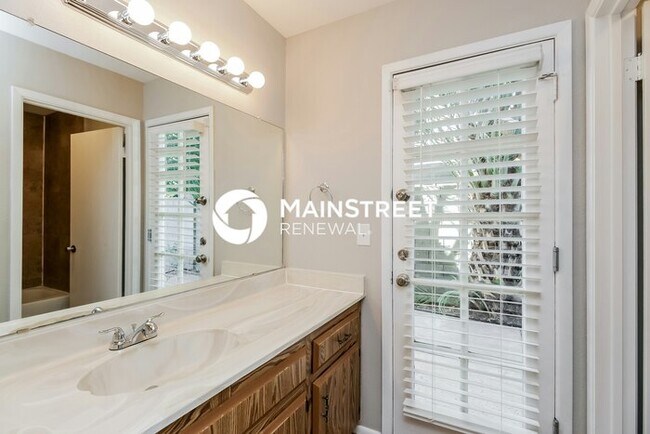 Building Photo - 3 Bedroom Pet-Friendly Home in Chandler, AZ with Main Street Renewal