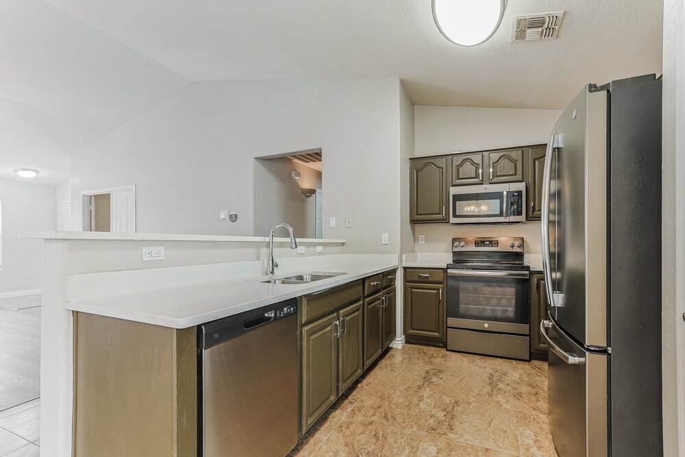 Building Photo - 34042 N Mercedes Dr