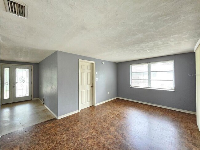 Building Photo - 1702 Aqua Ln