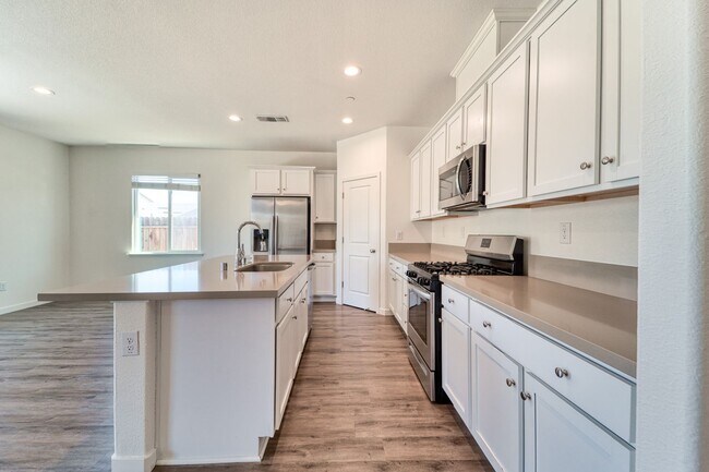 Building Photo - Upgraded Single-Story 3BR/2BA Solar Home o...