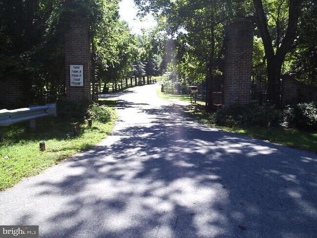 Building Photo - 7606 Woodyard Rd