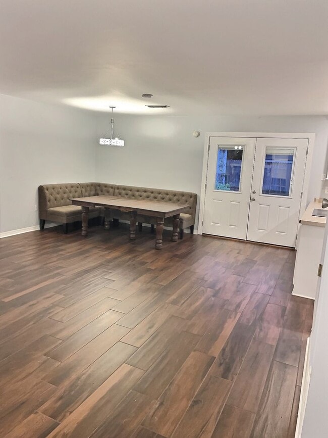 Building Photo - 3 BD 2 BA Home in the Bayou View School District of Gulfport includes LAWN CARE