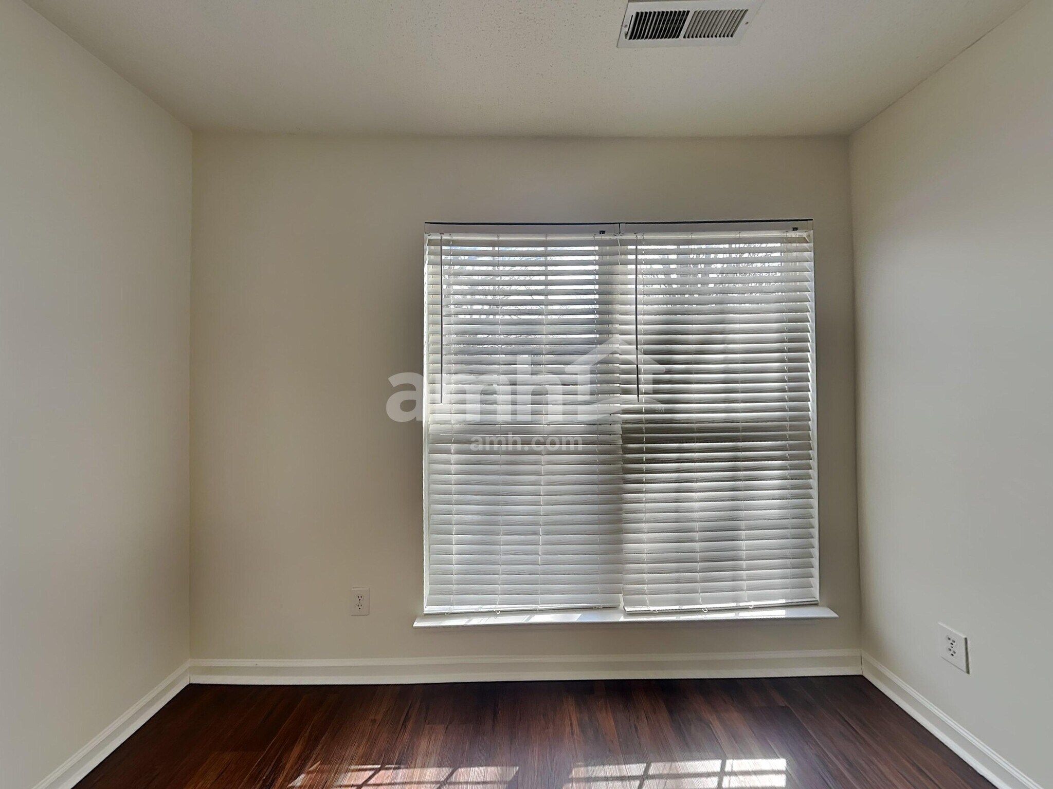 Building Photo - 11 Candor Pl